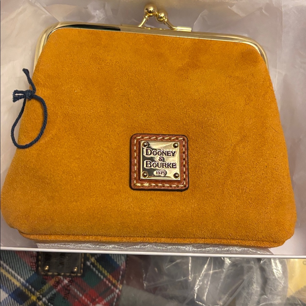 Dooney & Bourke 🆕 suede large frame clutch twist lock